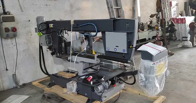 MONTAJE Y PRUEBA DE SIERRA DE CORTE EN FABRICA DE HIERROS DE LEBRIJA