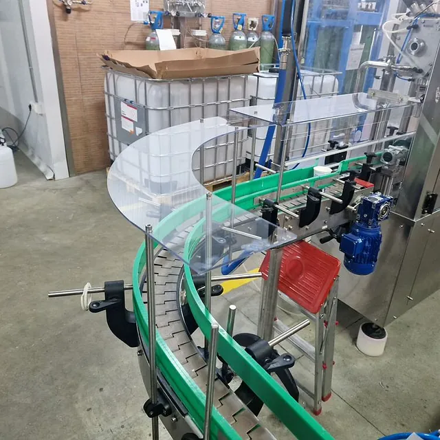 INSTALACION DE PROTECCIONES EN POLICARBONATO EN TRANSPORTES DE LINEA DE ENVASADO